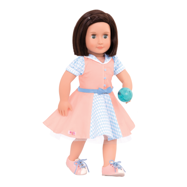 BD60060_Bowling_Belle-retro-outfit-Everly-doll-holding-ball01
